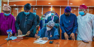 Oyetola signs Osun 2021 appropriation bill into law